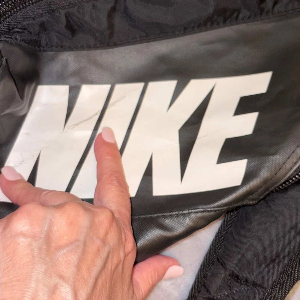 WAKE FOREST NIKE BACKPACK BOOKBAG LARGE VERY NICE CONDITION